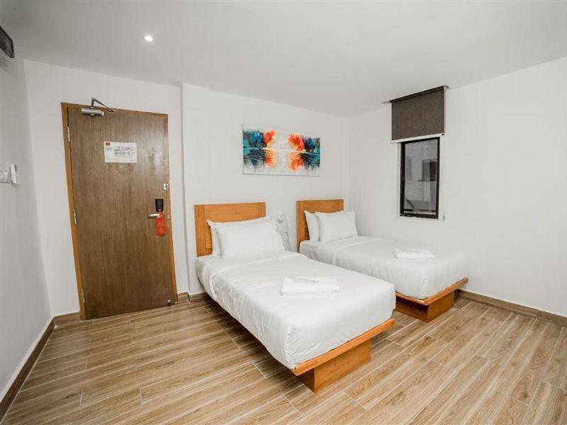 The Point Boutique Hotel Johor Bahru Bagian luar foto